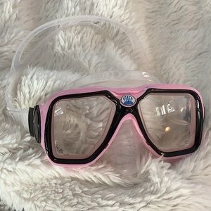 Great  Snorkel Goggles..woman’s med/large